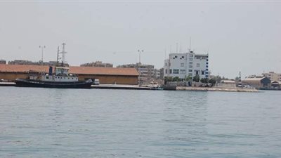 إعادة فتح موانئ السويس وانتظام الحركة الملاحية بالبحر الأحمر