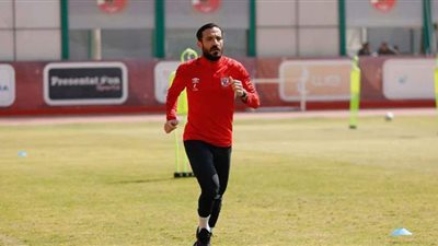 طبيب الأهلي يكشف موعد عودة وحيد وآخر مستجدات معلول في تونس