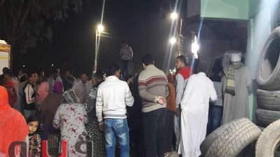 إنقاذ عامل سقط في بيارة صرف صحى بالشرقية | صور