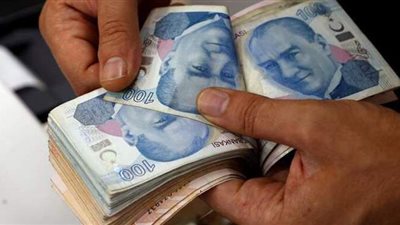 الدين في خدمة أردوغان.. كبير أئمة مسجد آيا صوفيا يصدر فتوى لإنقاذ الليرة التركية