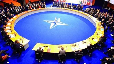 الناتو يعلن عدم التوصل لقرار حول الانسحاب من أفغانستان