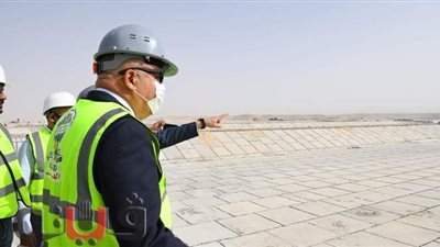 محافظ قنا يتفقد محطة معالجة الصرف الصحي بالأشراف البحرية