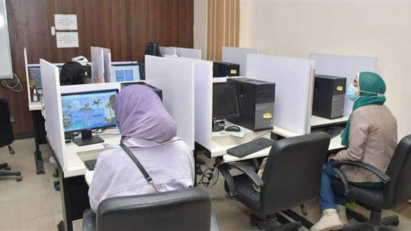 طلاب جامعة القاهرة