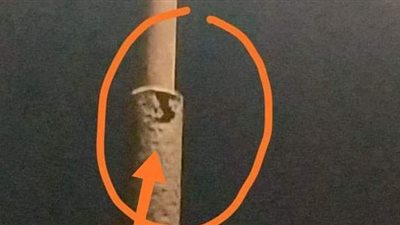 عمود إنارة يهدد حياة المواطنين باحدى قرى الغربية .. والكهرباء ترد