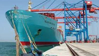 طوارئ بالموانئ البحرية بسبب حالة الطقس وارتفاع الأمواج