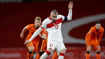 يلماظ مهاجم تركيا يعادل رقم كريستيانو رونالد