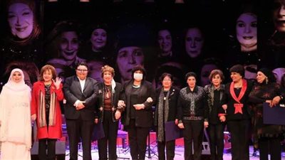 وزيرة الثقافة تكرم الأمهات المثاليات من نجمات الفن بالأوبرا | صور