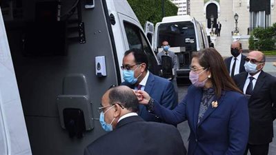 التخطيط : تسليم 20 عربة مجهزة  لتقديم خدمات التوثيق للمواطنين