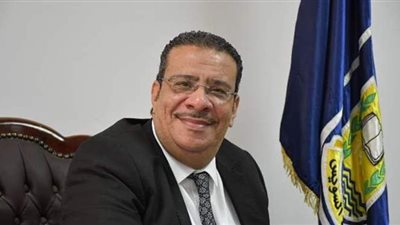 رئيس جامعة القناة يعتمد نتائج البرامج المميزة