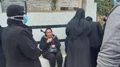 تشييع جثمان شقيقة الفنان الراحل محمود ياسين إلى مثواها الأخير بمقابر بورسعيد | صور