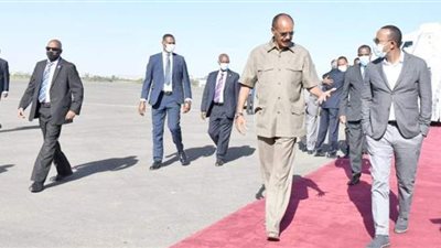 بعد دخول قواتها لتيجراي.. رئيس وزراء إثيوبيا في زيارة مفاجئة لإريتريا