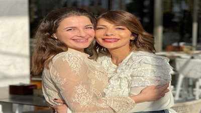 أصالة تنشر صور مع ابنتها: 