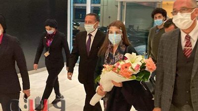 ماجدة الرومي تصل مطار القاهرة استعدادا لحفلها بقصر القبة | صور
