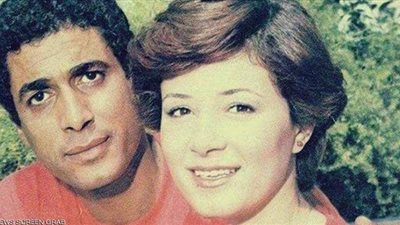 أحمد زكي ينفي في حوار نادر وجود علاقة بين سعاد حسني وانفصاله عن هالة فؤاد