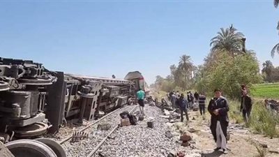 الصحة تدفع بـ 80 سيارة إسعاف من 4 محافظات لموقع حادث قطاري سوهاج