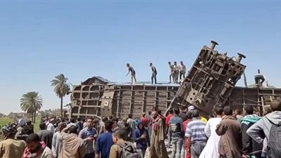 أسيوط ترسل ٢٠ سيارة إسعاف لحادث قطاري سوهاج وتجهز مستشفياتها