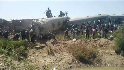 الدفع بـ ٥٨ سيارة إسعاف لنقل مصابي وضحايا حادث قطاري سوهاج