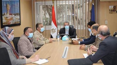 وزير الآثار يناقش عمليات تثبيت كنوز توت عنخ آمون بالمتحف المصري الكبير