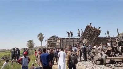 سوهاج الجامعي يعلن أسماء 17 مصابا في حادث قطار الصعيد