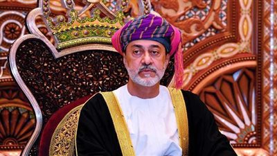 حادث قطاري سوهاج.. سلطان عمان يعزي الرئيس السيسي في الضحايا