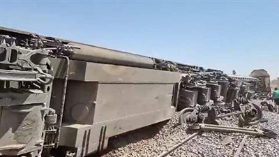 الحكومة: نقل الحالات الحرجة من مصابي حادث قطاري سوهاج للقاهرة | فيديو