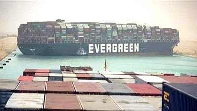 البحرية الدولية تشيد بتعامل مصر مع السفينة الجانحة