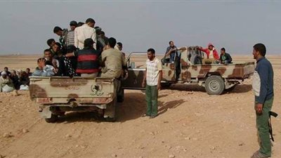 مصرع 4 وإصابة 10 مصريين إثر انقلاب سيارة أثناء هجرة غير شرعية بليبيا