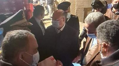 نقل ٢٣ من مصابي عقار جسر السويس لمستشفى السلام | صور