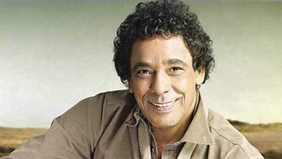 زملكاوي أم أهلاوي؟.. محمد منير يحسم الجدل