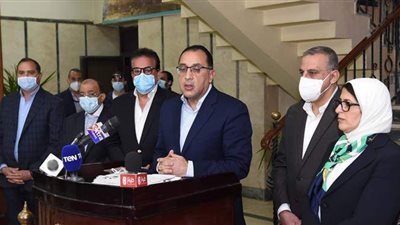 رئيس الوزراء يعرض مستجدات حادث تصادم قطاري سوهاج.. بعد قليل