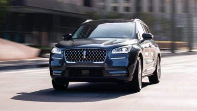 كورسير جراند تورينج الهجينة أكثر ترشيدا للوقود وتقطع 37 ميلا بالكهرباء | صور