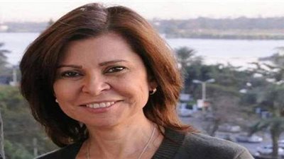 سلوى محمد علي تتعرض لموقف غريب في طائرة الأقصر