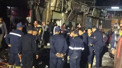 10 صور ترصد الواقع الأليم في حريق محال نفق عرابي الزقازيق