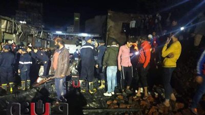 تفاصيل حريق الشرقية.. التهام محتويات مصنع و20 كشكا ومحلا تجاريا.. النيابة تعاين مكان الواقعة.. ولجنة فنية للوقوف على الأسباب