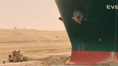 رئيس هيئة قناة السويس: الرياح ليست السبب الرئيسي في جنوح السفينة البنمية