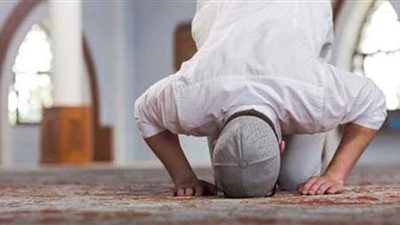 ما حكم الالتفات في الصلاة؟.. الإفتاء تجيب