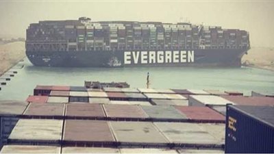 مستجدات السفينة الجانحة.. السيسي يتابع ويقدم حلولا للخروج من الأزمة