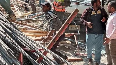 لحظة سقوط عمود كوبري ترسا تحت الإنشاء بالمريوطية | فيديو