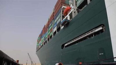 رئيس هيئة قناة السويس يوضح الخسارة اليومية بسبب جنوح السفينة إيفرجيفن | فيديو