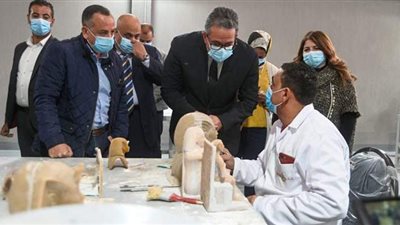 الآثار: تصدير منتجات مصنع المستنسخات الأثرية للخارج.. وفتح منفذ بمتحف الحضارة