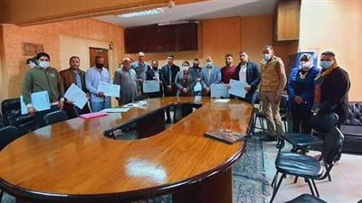 تسليم قرارات إشهار ٩ مراكز شباب بالإسكندرية