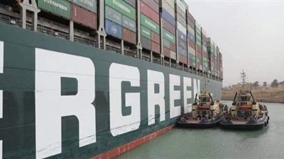 أسامة ربيع: لا نستبعد الأخطاء الفنية في حادث جنوح السفينة ..وننتظر التحقيقات