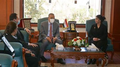 محافظ سوهاج يستقبل تنسيقية شباب الأحزاب لمتابعة حادث قطاري سوهاج