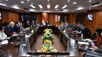 وزير الرياضة يناقش الاستعدادات النهائية لاستضافة بطولة العالم للسلاح