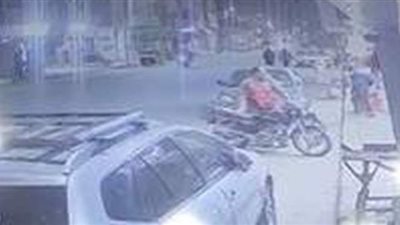 ابن شخصية مشهورة.. طفل متهور يدهس شقيقتين بسيارته في المنوفية | فيديو