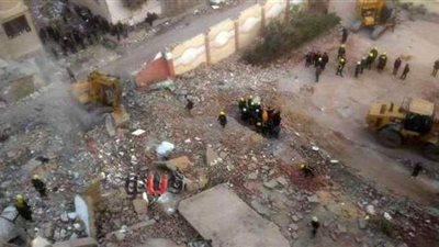 أمه كانت حضناه.. عم رضيع عقار جسر السويس يروي موقفا مؤثرا أثناء العثور عليه حيا | فيديو