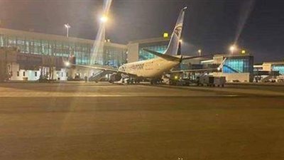 للرد على شائعة الحريق.. مقطع فيديو لانتظام حركة الطيران بمطار القاهرة