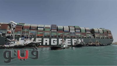 أسامة ربيع: السفينة استجابت لمناورات الشد وعدلنا مسارها وأبعدنا مؤخرتها عن الشط