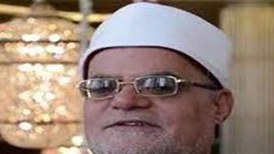 ماهو ترتيب الوقوف خلف الإمام فى الصلاة بالمنزل ؟