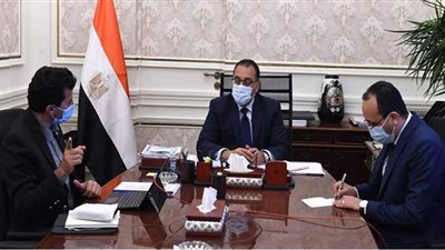 أشرف صبحي يكشف لرئيس الوزراء تفاصيل خطة تطوير المنشآت الرياضية